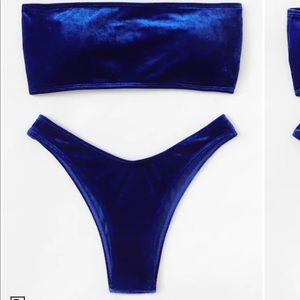 Strapless bikini with cheeky bottoms